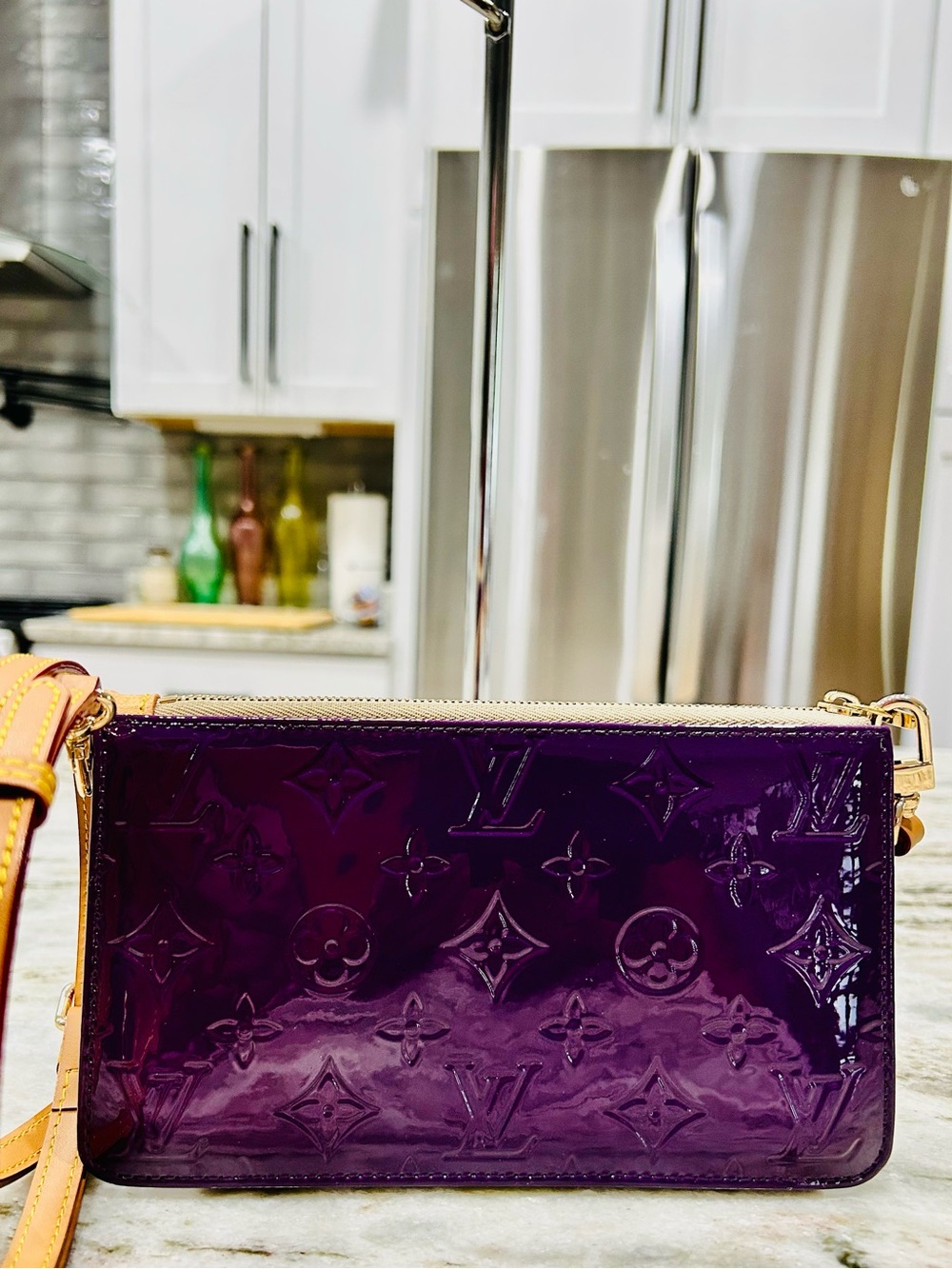 Louis Vuitton Authentic Rare Purple Vernis Monogram Crossbody - Picture 6 of 16